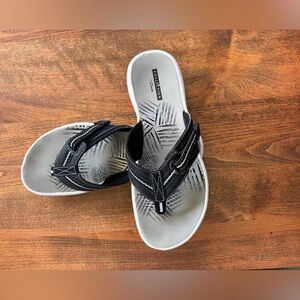 Clarks Women's Sandals in Black and Gray